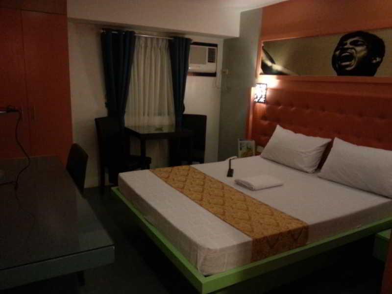 Icon Hotel Manila Exterior photo
