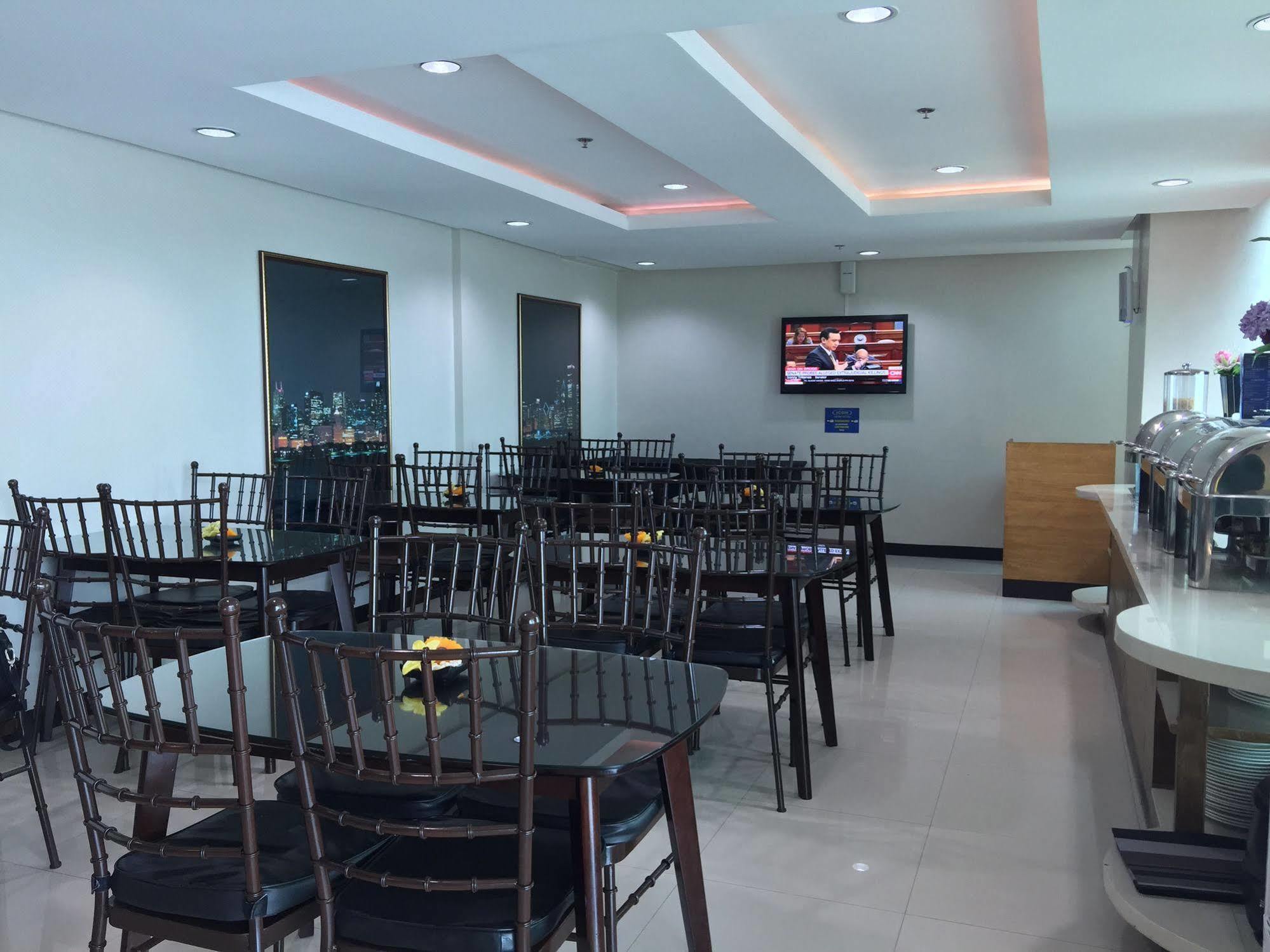 Icon Hotel Manila Exterior photo